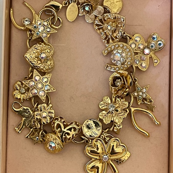 VINTAGE KIRKS FOLLY LUCKY CHARM GOLD TONED BRACELET SZ  7.5”  $75 - Picture 1 of 6